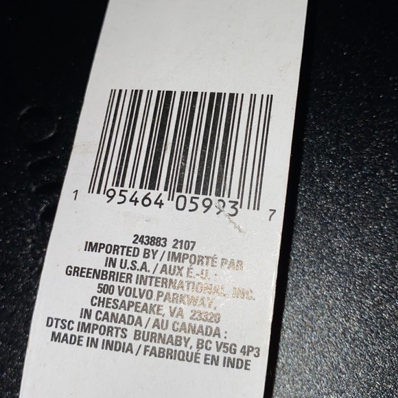 New medium dog collar adjustable fits neck size. 14” to 20” - Picture 3 of 8